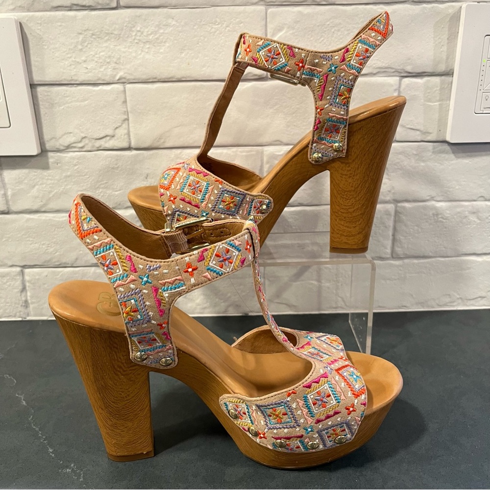 Gianni Bini Multicolor Embroidered Platform Sandals - Picture 6 of 16